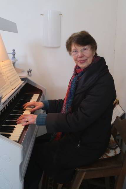 Organistin Erika Bornett begleitete den Gottesdienst in Capellenhagen