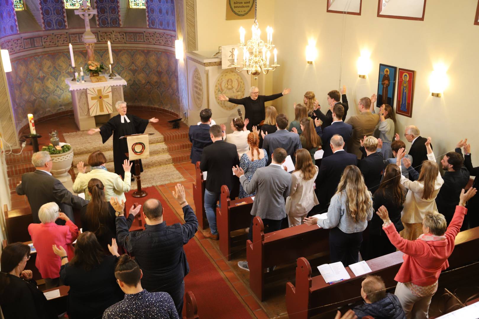 Taufe von Virginia und Mattis Helmke in der St. Franziskuskirche