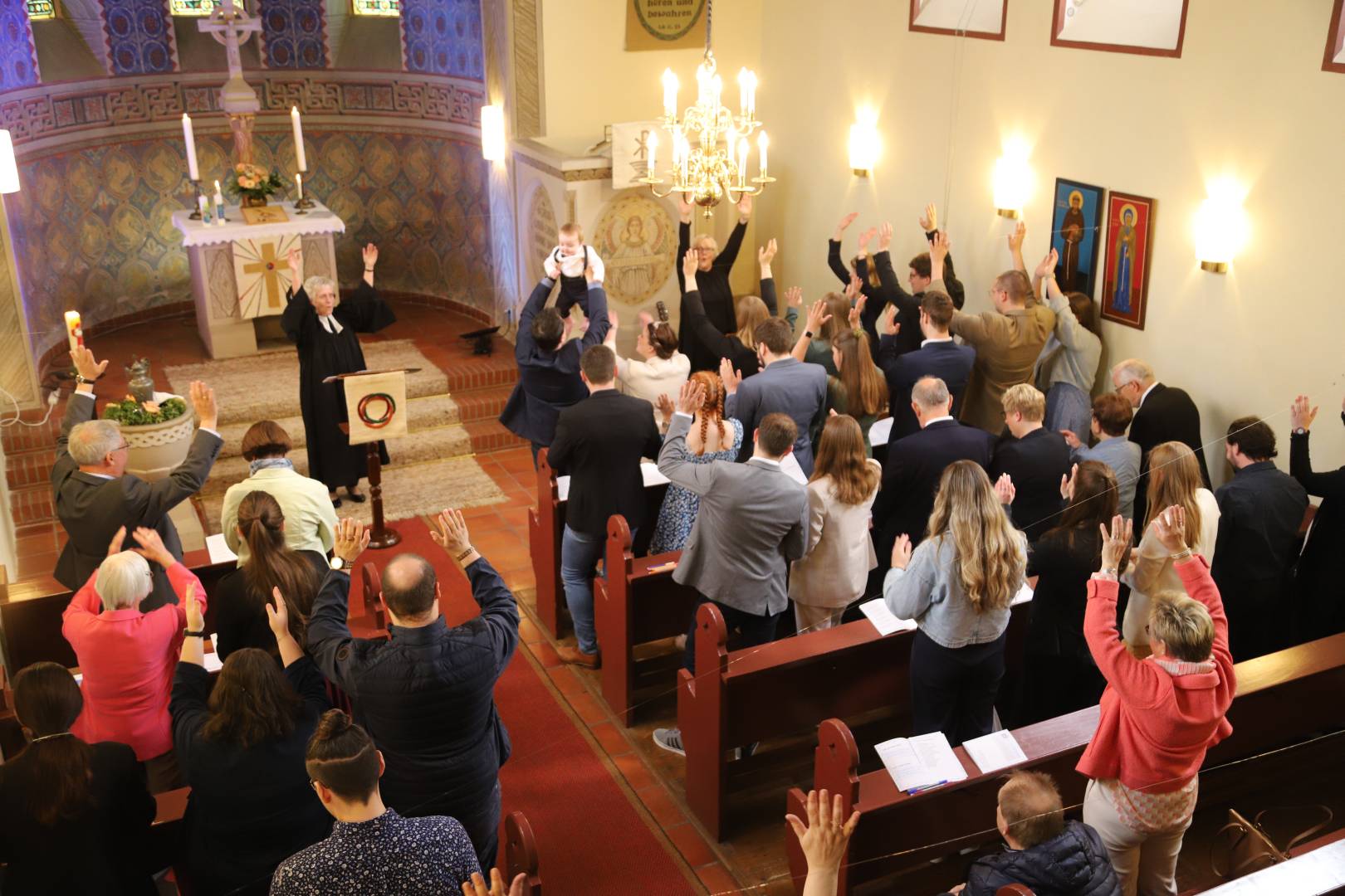 Taufe von Virginia und Mattis Helmke in der St. Franziskuskirche