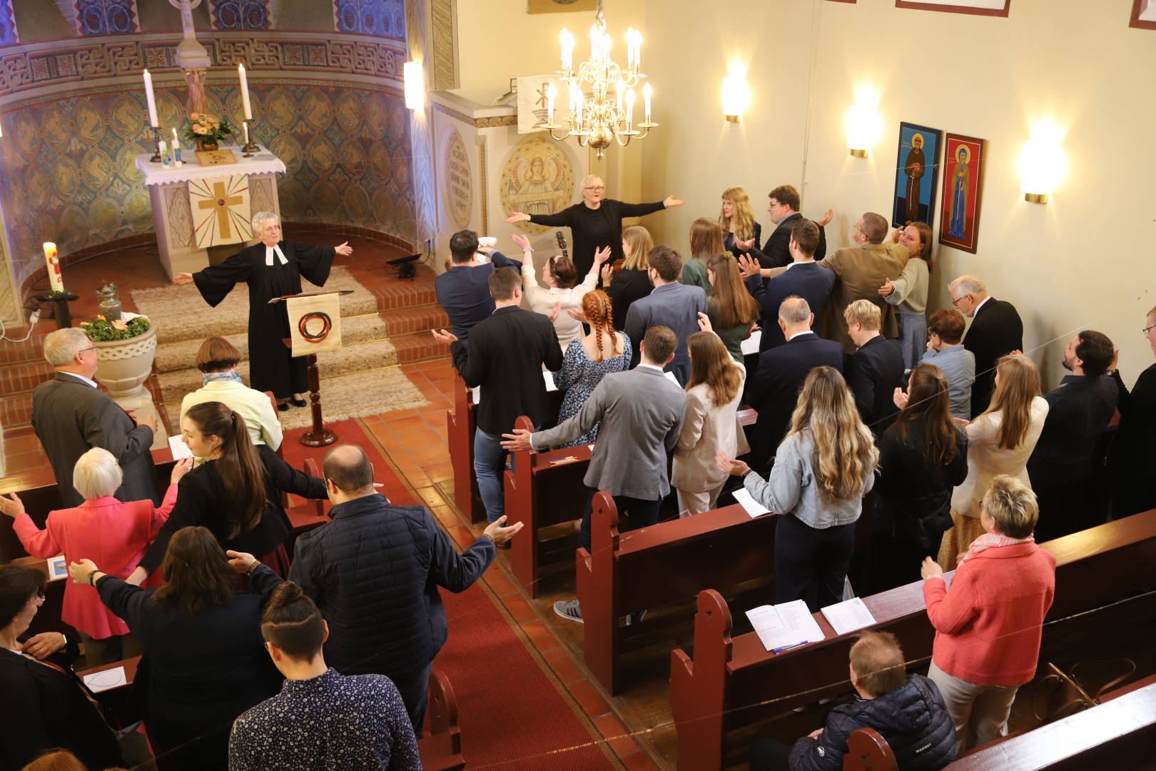 Taufe von Virginia und Mattis Helmke in der St. Franziskuskirche