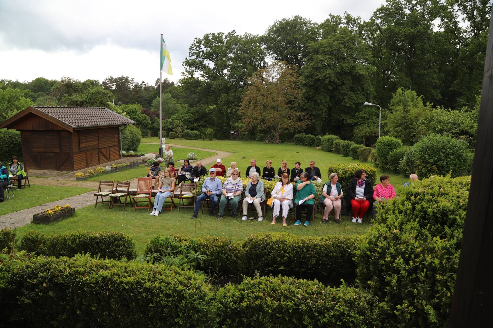 Pfingstgottesdienst im Kleingarten in Duingen