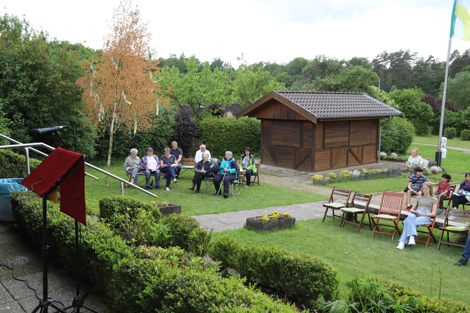 Pfingstgottesdienst im Kleingarten in Duingen