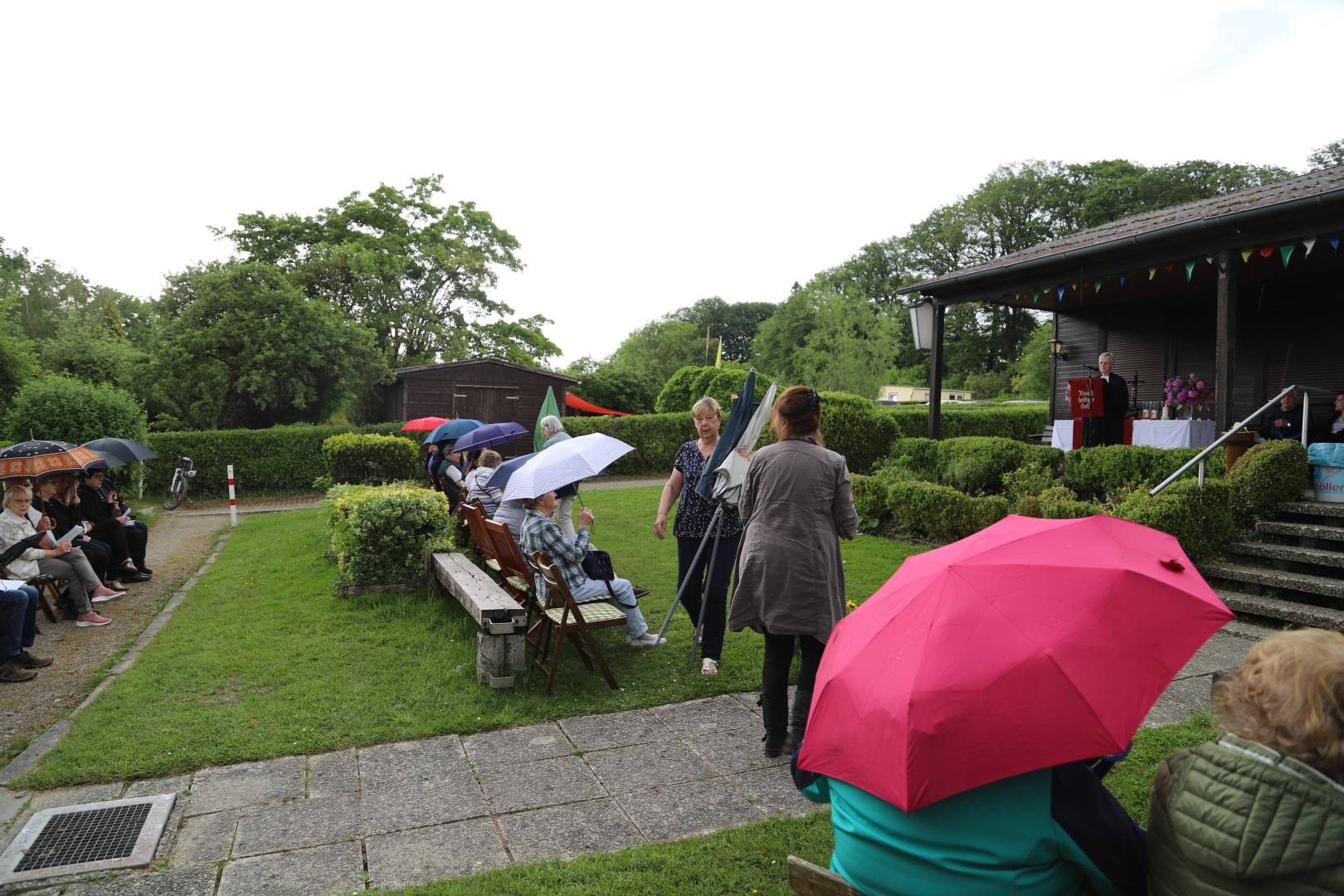 Pfingstgottesdienst im Kleingarten in Duingen