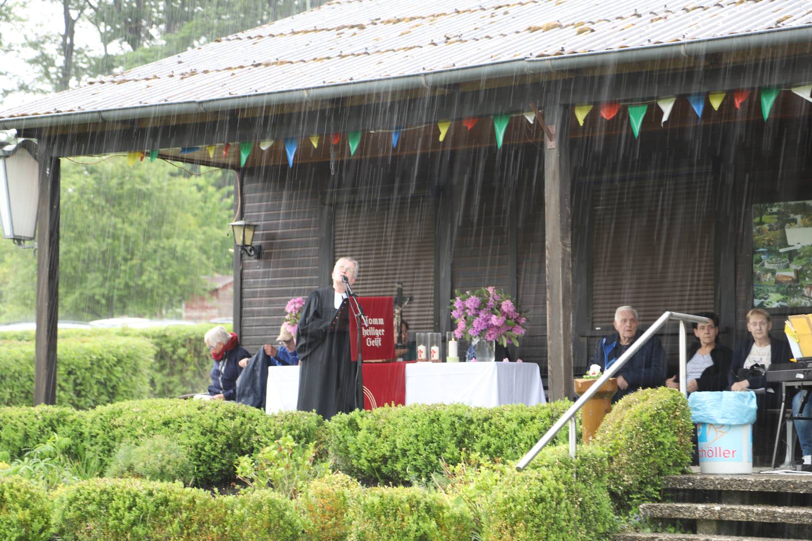 Pfingstgottesdienst im Kleingarten in Duingen