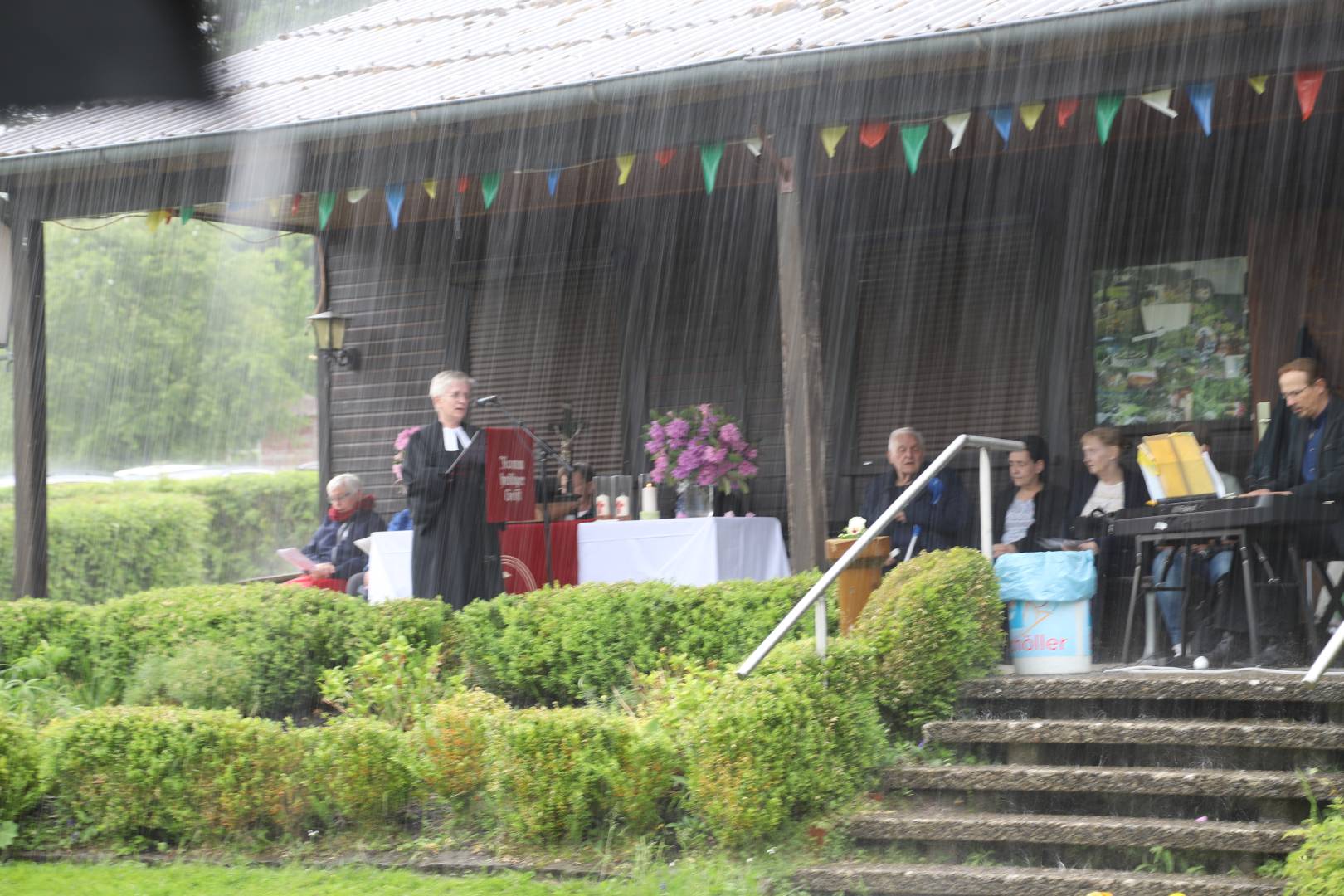 Pfingstgottesdienst im Kleingarten in Duingen