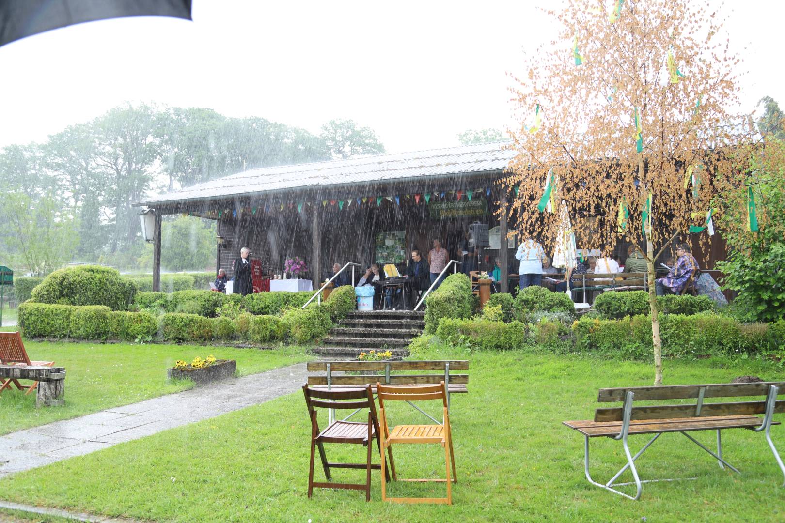 Pfingstgottesdienst im Kleingarten in Duingen