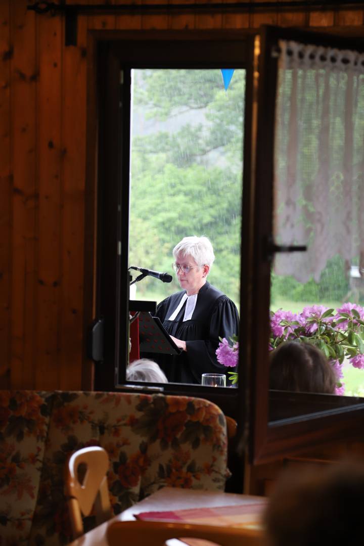 Pfingstgottesdienst im Kleingarten in Duingen