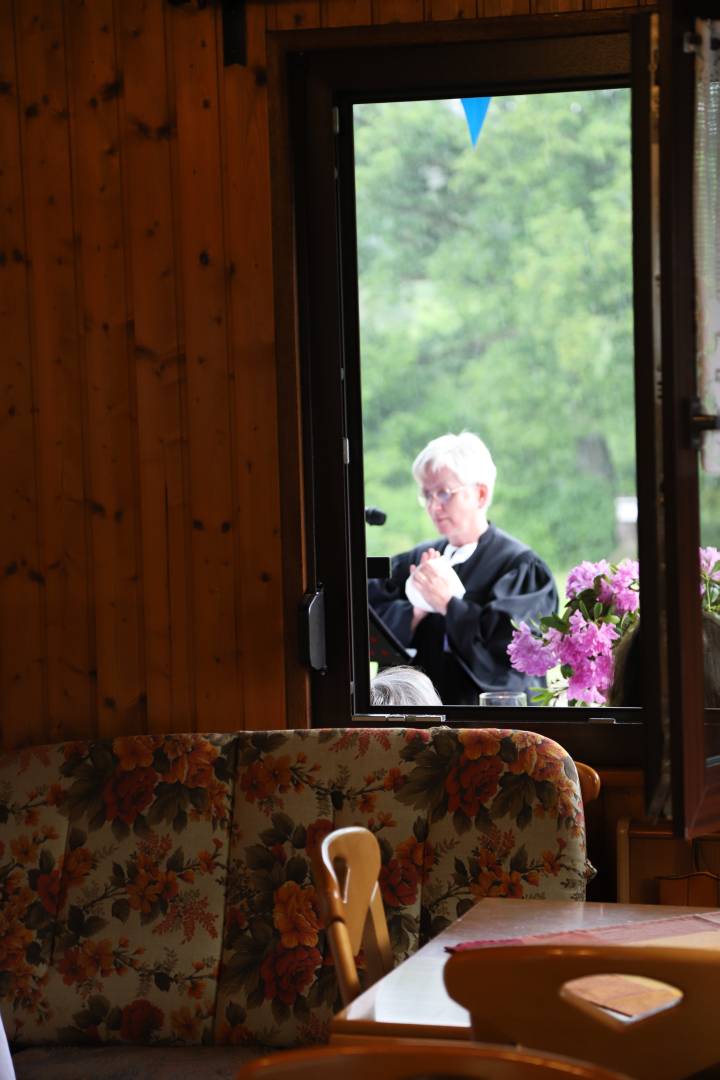 Pfingstgottesdienst im Kleingarten in Duingen