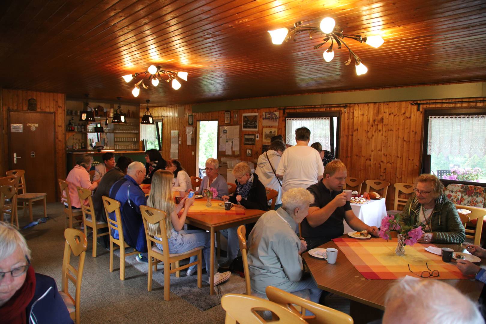 Pfingstgottesdienst im Kleingarten in Duingen