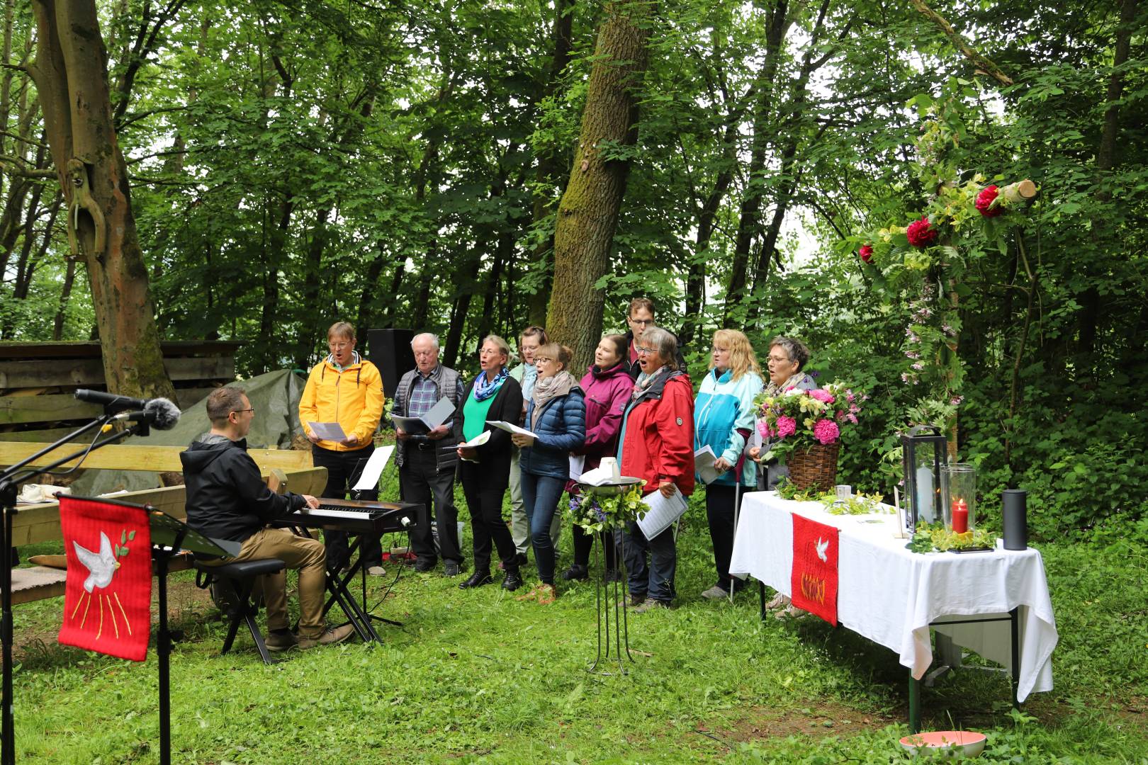 Ökumenischer Pfingstgottesdienst an der Köhlerhütte