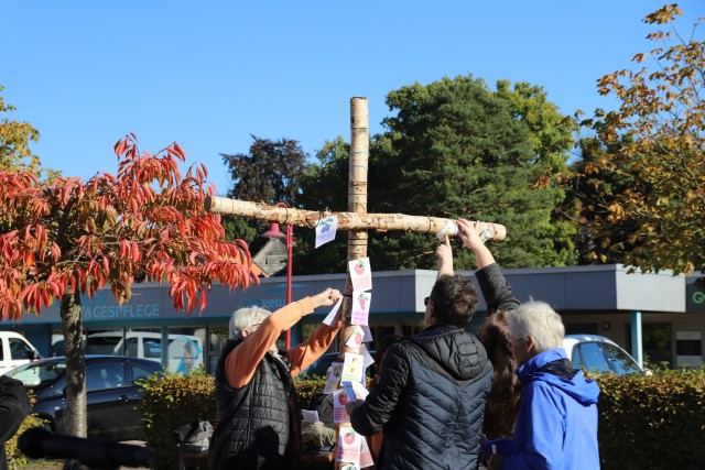 Ökumenisches Erntedankfest auf dem Marktplatz in Duingen