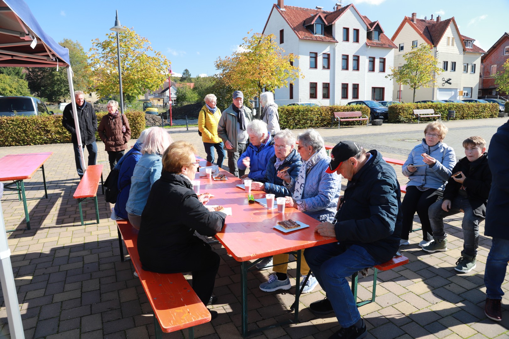 Ökumenisches Erntedankfest auf dem Marktplatz in Duingen