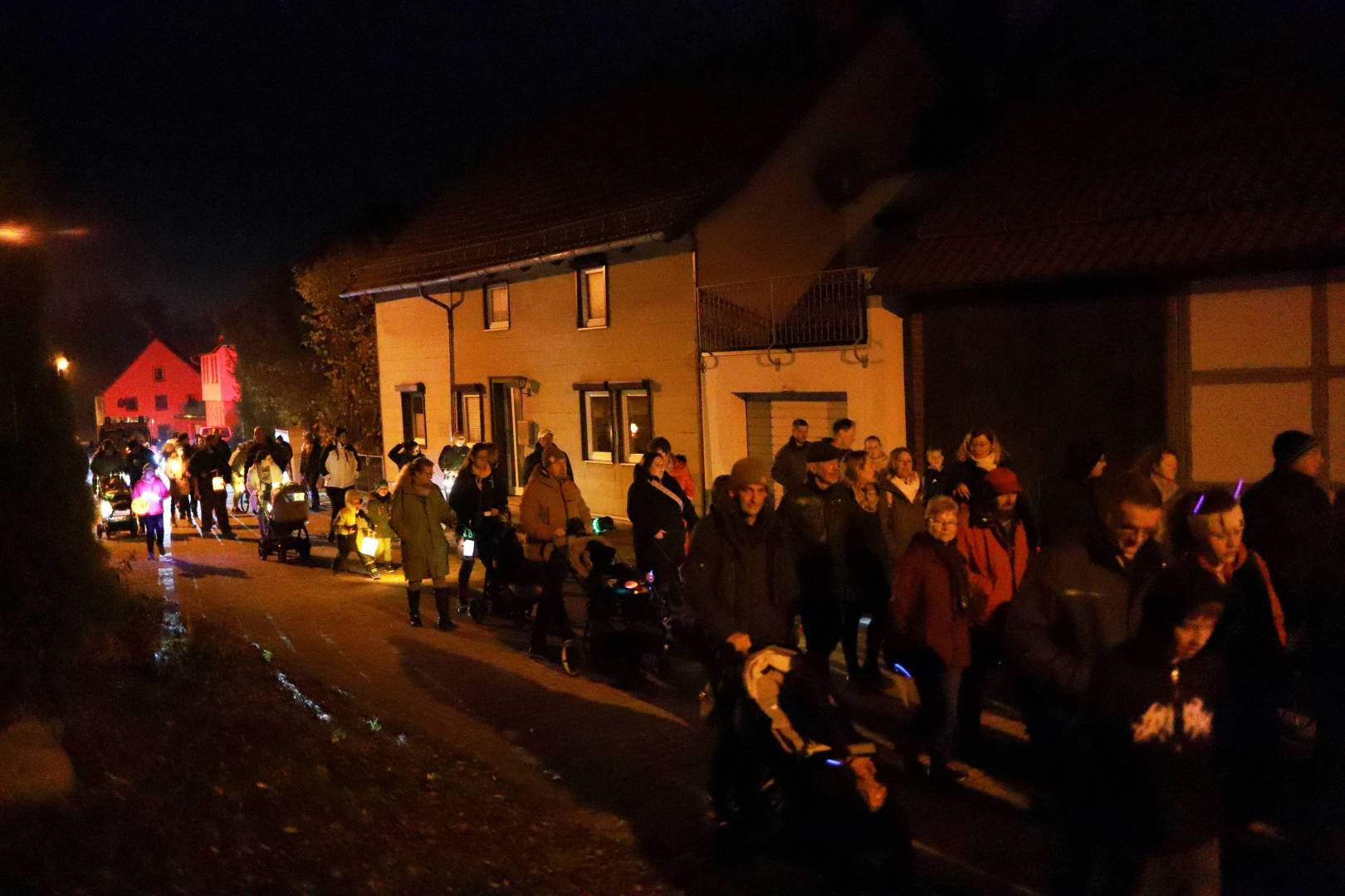 Martinsandacht mit Laternenumzug