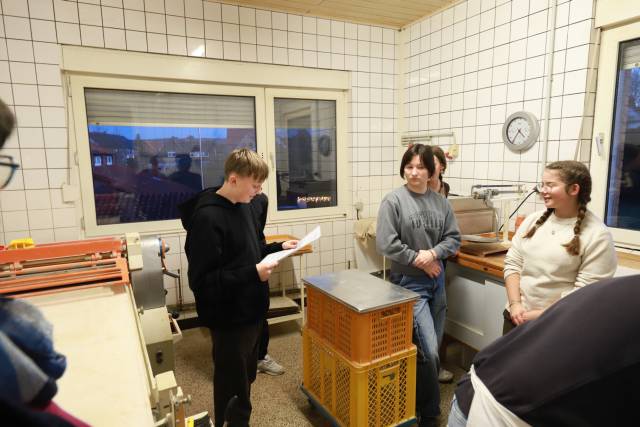 Unsere Konfirmanden backen Brot