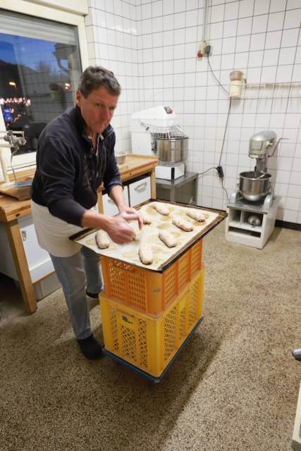 Unsere Konfirmanden backen Brot