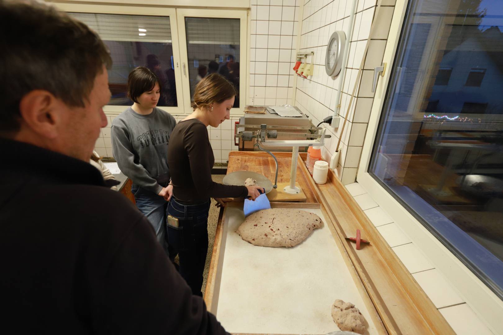 Unsere Konfirmanden backen Brot