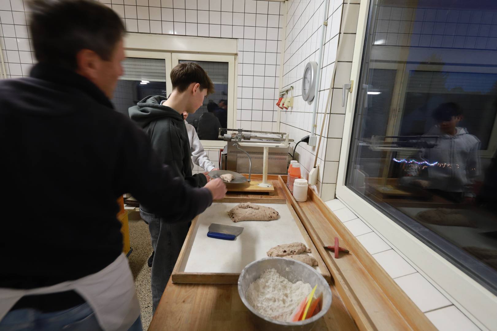 Unsere Konfirmanden backen Brot