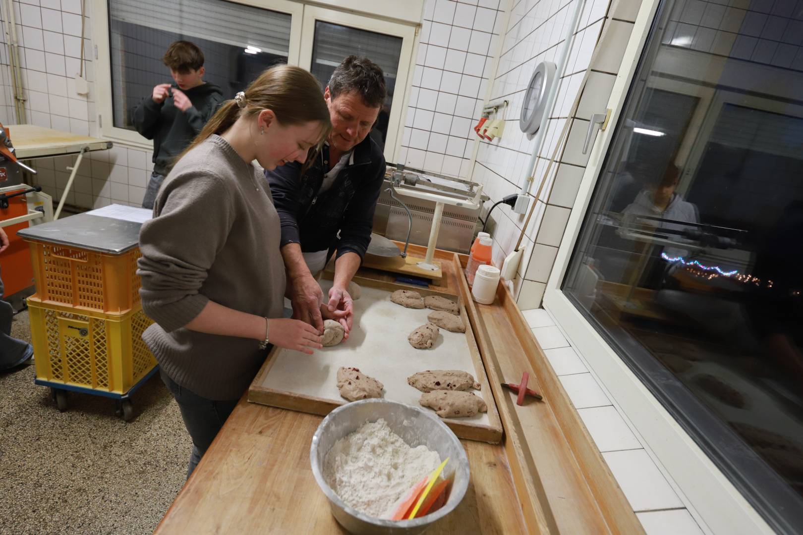 Unsere Konfirmanden backen Brot
