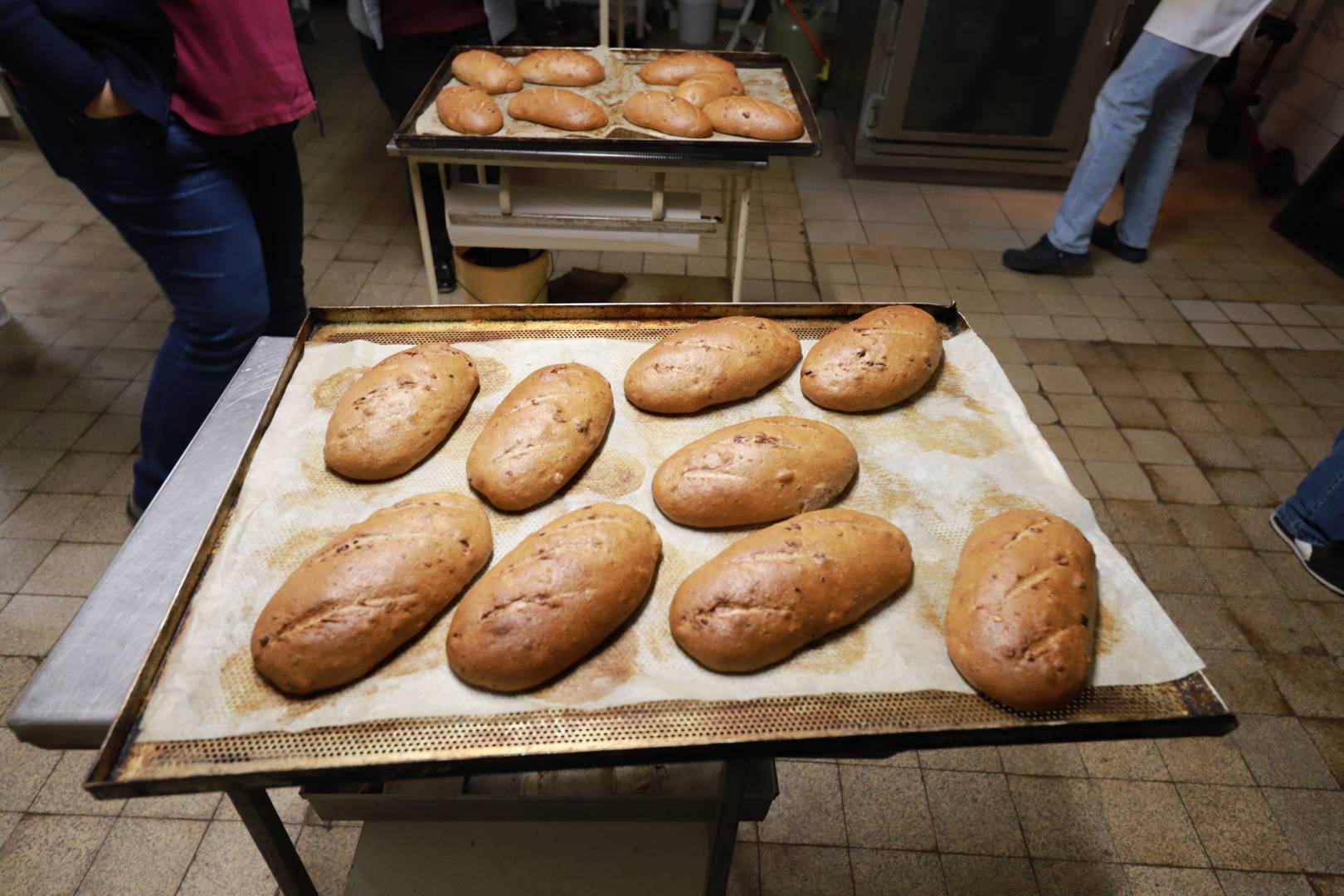 Unsere Konfirmanden backen Brot